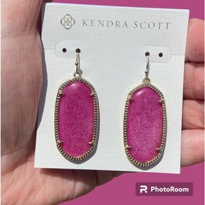 EUC Kendra Scott Pink Jade Elle Earrings